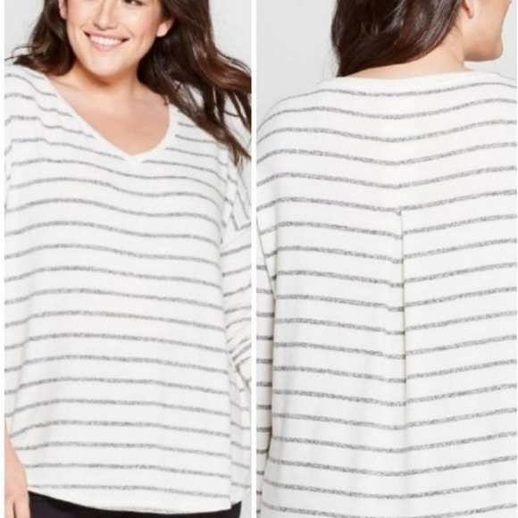 A New Day Women's White and Gray Striped V Neck Long Sleeve Sweater Size XL - Picture 2 of 12